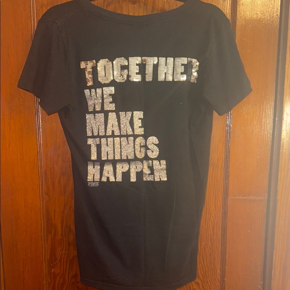 🖤 Vintage Victoria’s Secret PINK Sequin Graphic V-Neck Tee 🖤 - Picture 6 of 7